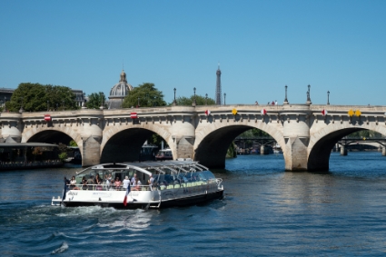 Un Batobus sur la Seine à Paris.