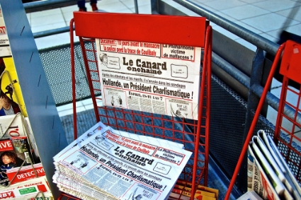 Fondé en 1915, Le Canard enchaîné faisait jusqu'ici figure d'exception dans le paysage de la presse écrite française.