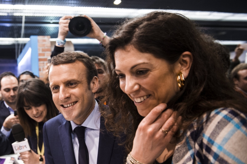 Axelle Tessandier aux côtés d'Emmanuel Macron durant la campagne présidentielle, en 2017.