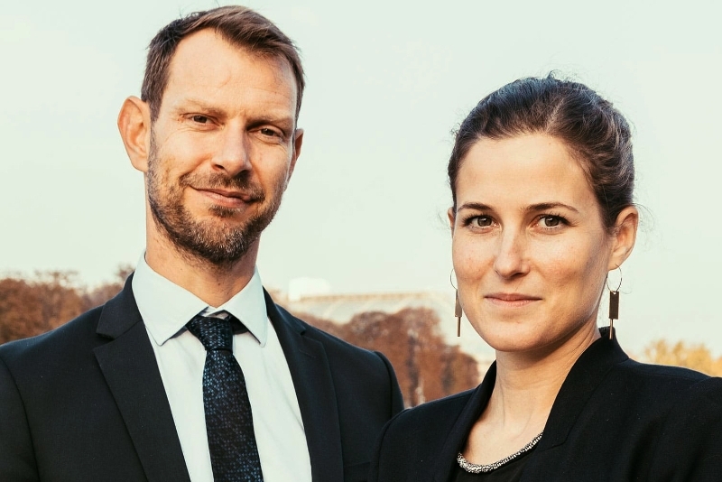 Romain Dupeyré et sa binôme Louise Tiry-Hesse, candidats au conseil de l'ordre du barreau de Paris.