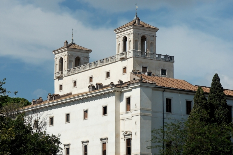 La Villa Médicis à Rome, une des résidences artistiques les plus emblématiques.