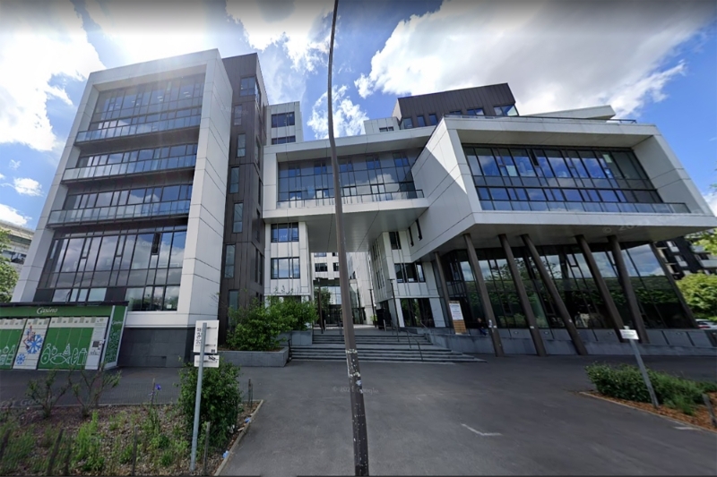 Le bâtiment qui abrite Franprix, à Vitry-sur-Seine, accueillera bientôt le siège parisien du groupe Casino.